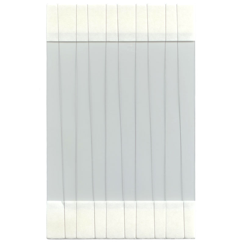 Trapezfoermiger Regalwobbler 150 mm aus transparentem PET mit Schaumklebeflaechen zur dauerhaften Befestigung von Schildern